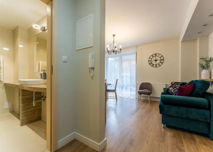 Bory6a & Free Parking 자코파네