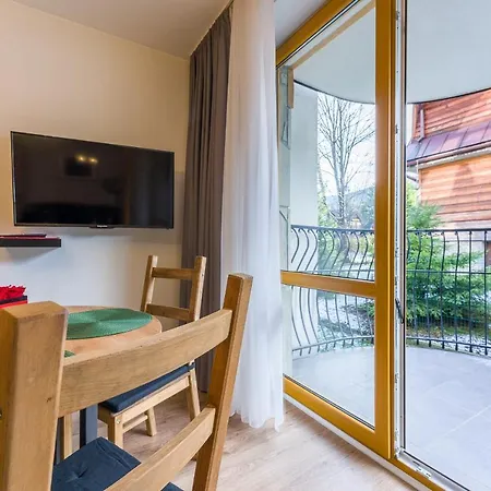 Bory6a & Free Parking דירה