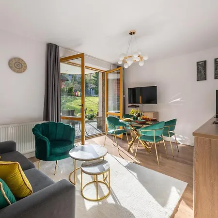 Bory6a & Free Parking דירה