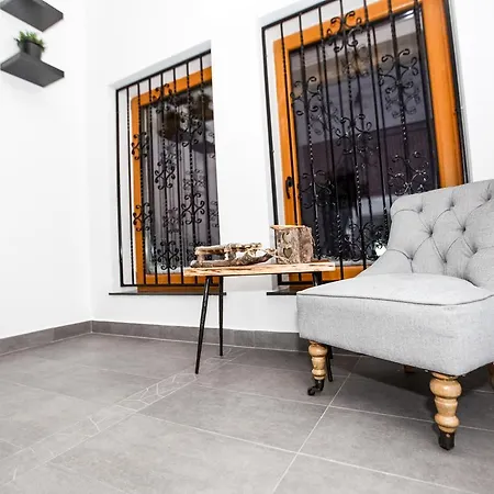 Bory6a & Free Parking