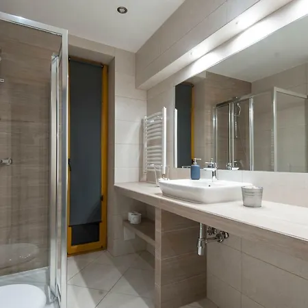 Bory6a & Free Parking