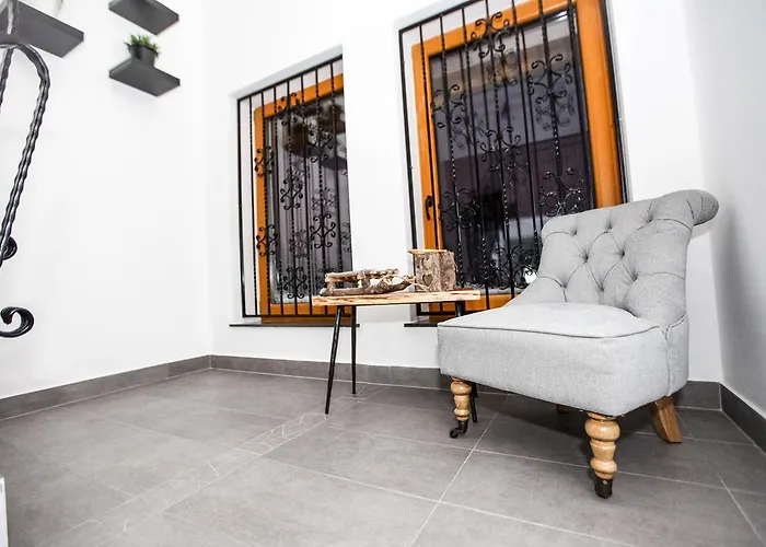 Bory6a & Free Parking